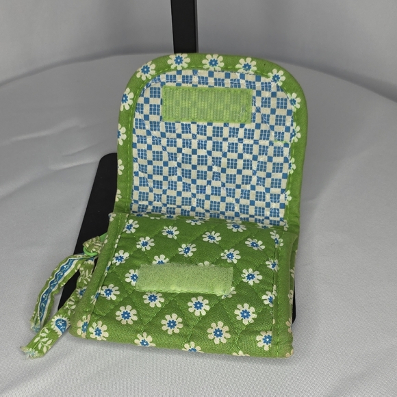 Green Quilted Floral Wallet | Cottagecore Boho Cotton Zip Pouch - Picture 5 of 7